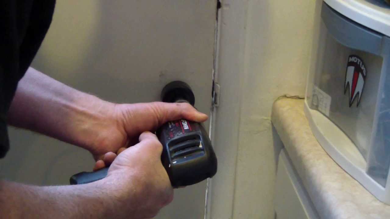 How To Drill A Doorknob Hole - YouTube