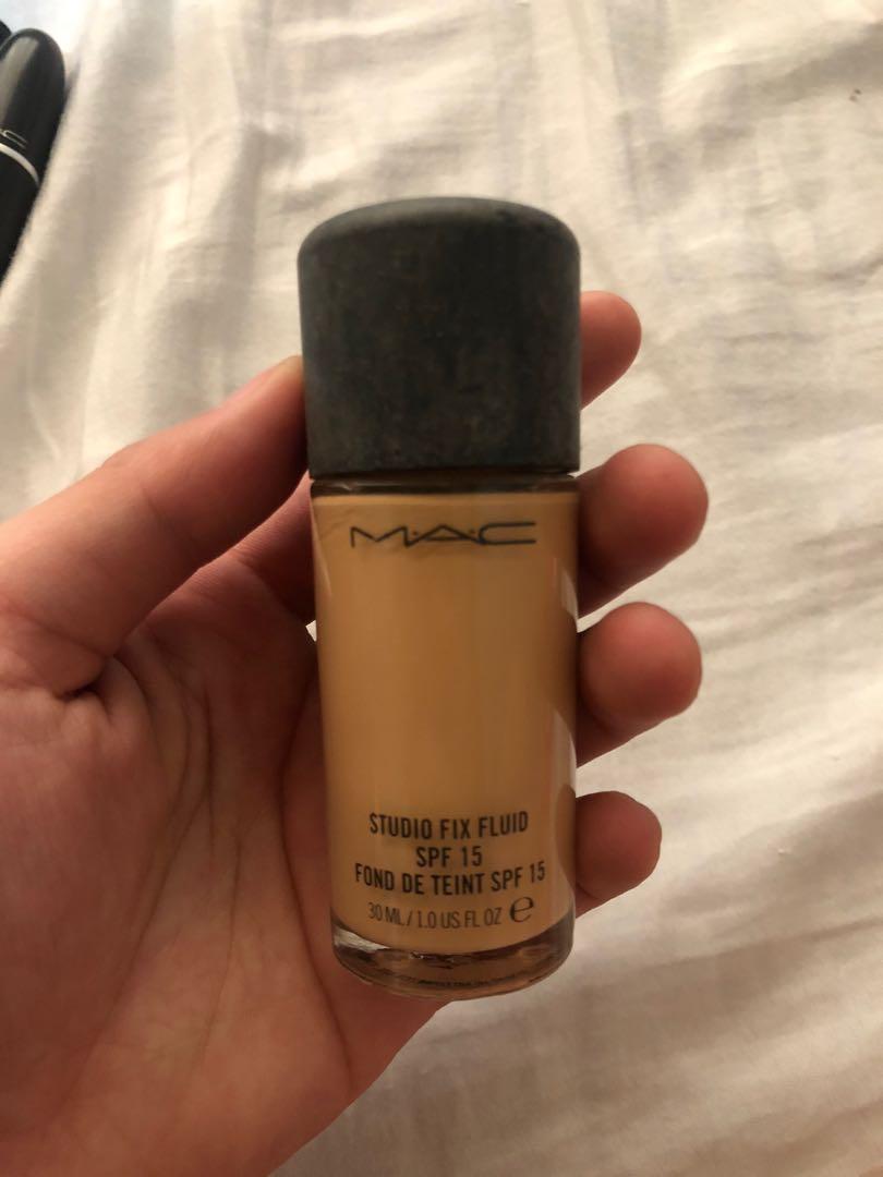 Mac Studio Fix Fluid (NC20 - 50% Used)