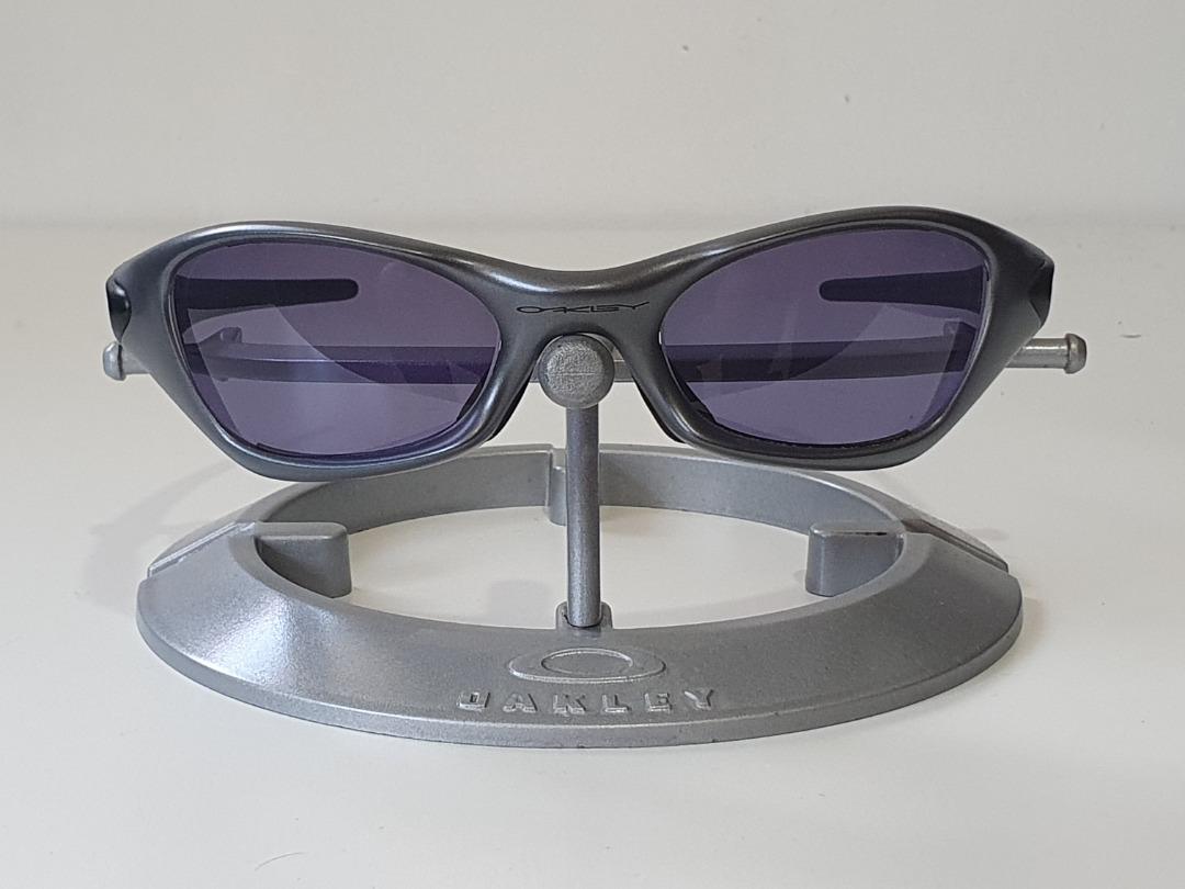 Oakley Valve 1.0 Sunglasses (classic)Image2