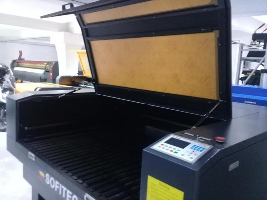 Metal Laser Cutter and Engraving Machine 150w