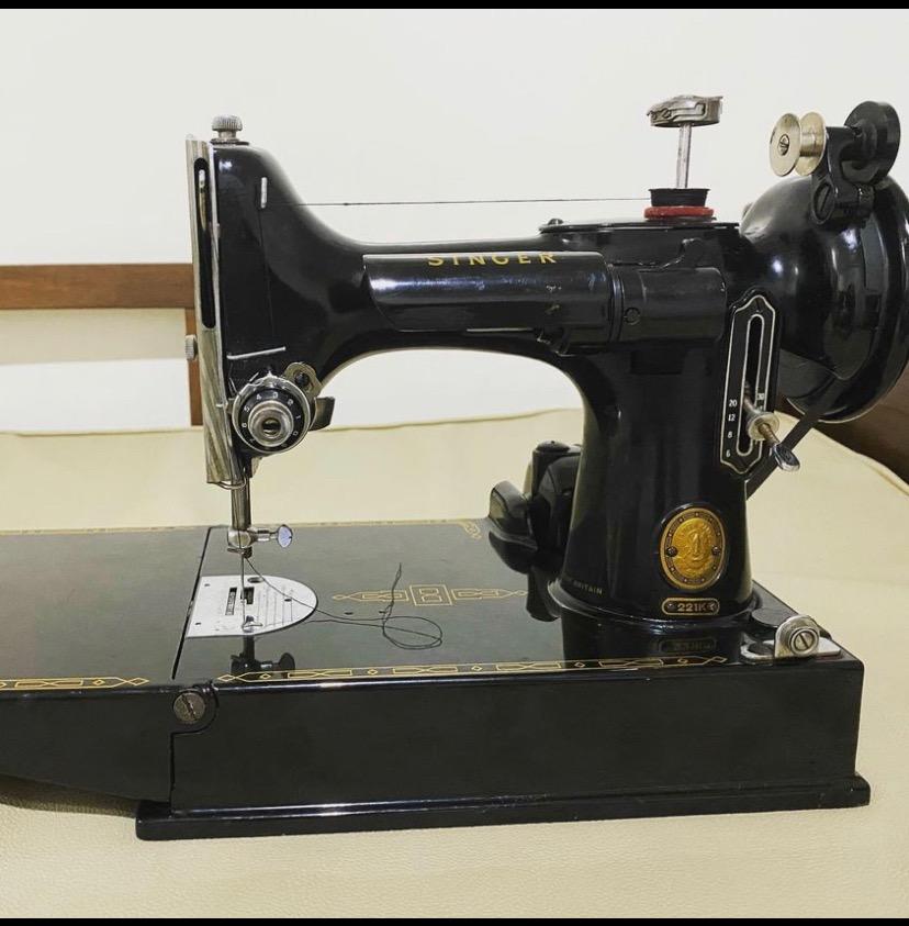 singer 221 featherweight vintage antique sewing machine workingImage3