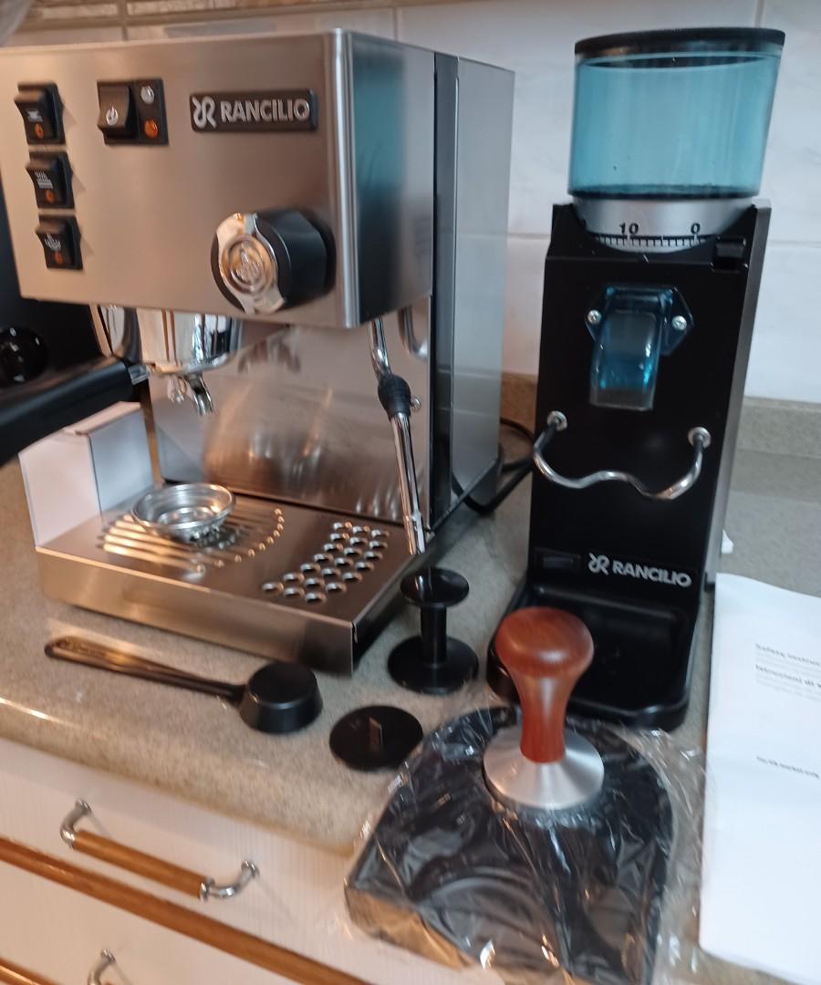 Rancilio Silvia and Rocky Doserless Grinder Espresso Coffee MachineImage2